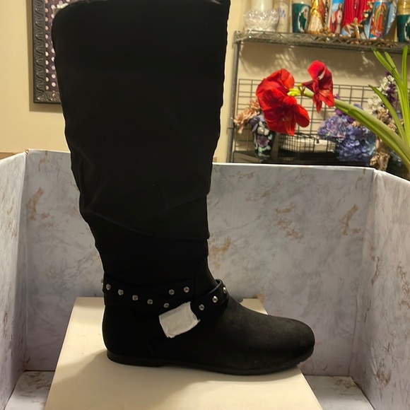 SO Shoes - So Rebecca women’s boots size 7.5